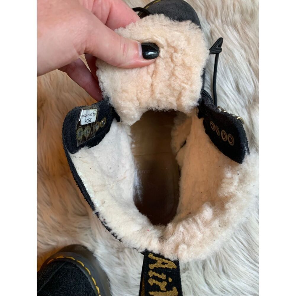 Dr. Martens 101 SUEDE SHEARLING LINED BOOTS  W9 M8 - Picture 9 of 9